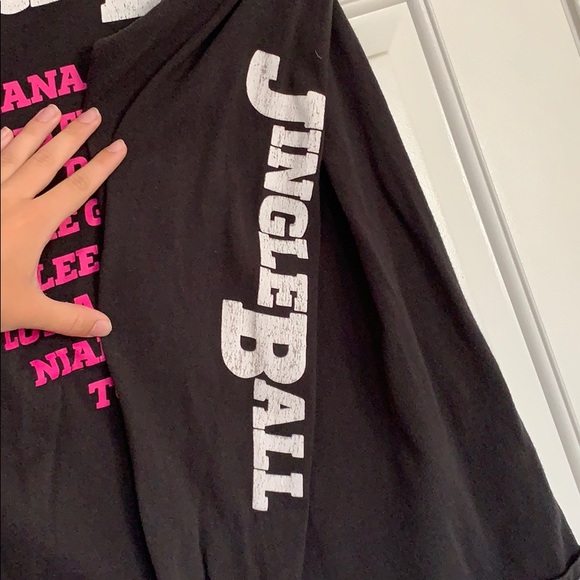 Chicago 2016 Jingle Ball t-shirt - Picture 4 of 4